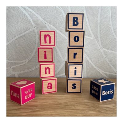houten naamblokken, houten blokken met naam, kraamcadeautje