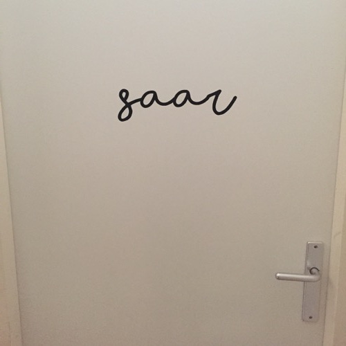Sticker met naam voor deur