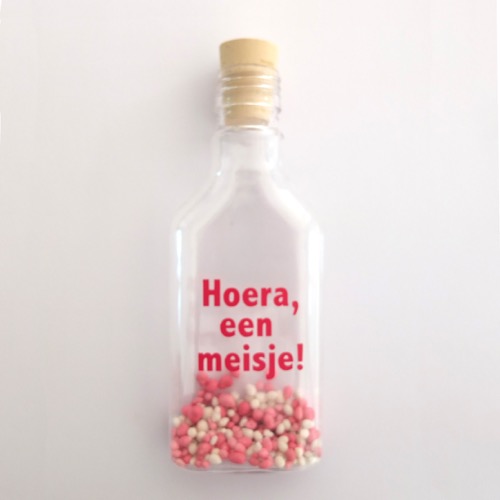 Flessenpost Hoera een meisje gevuld