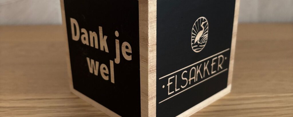 Fooienpot met eigen logo, ideaal voor toonbank of balie