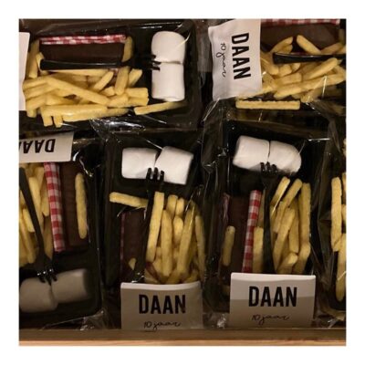 Traktatie friet/patat, leuk om uit te delen op school of feestje