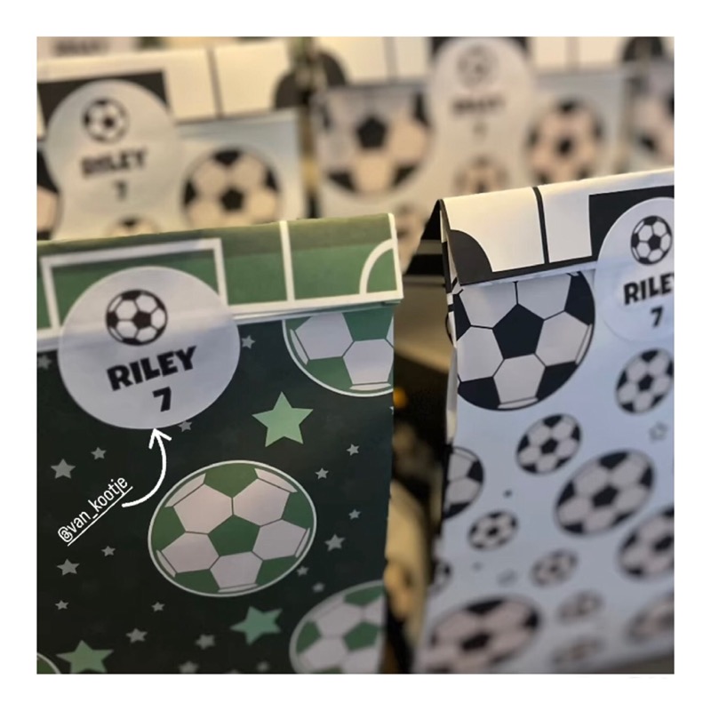 traktatie voetbal, sticker voetbaltraktatie