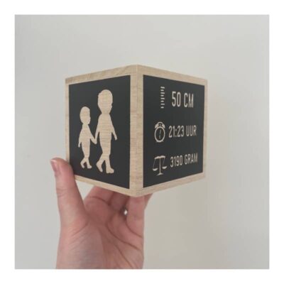 Houten spaarpot met naam, spaarpot met naam, spaarpot met naam hout, gepersonaliseerd kraamcadeautje