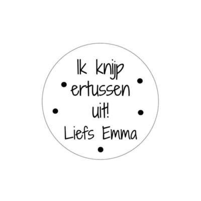 Sticker met de tekst ‘Ik knijp ertussen uit’, leuk om te gebruiken bij het maken van je traktatie.