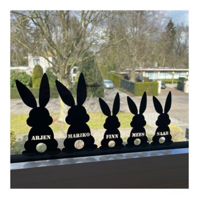 Raamstickers voor Pasen met paaseieren, haasjes, vogeltjes en bloemetjes.