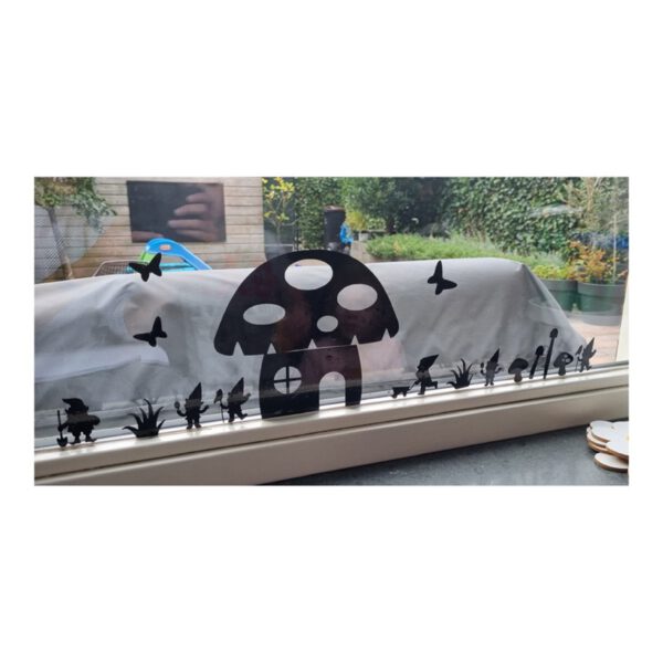Raamsticker herfst, raamsticker paddestoel, raamsticker kabouters