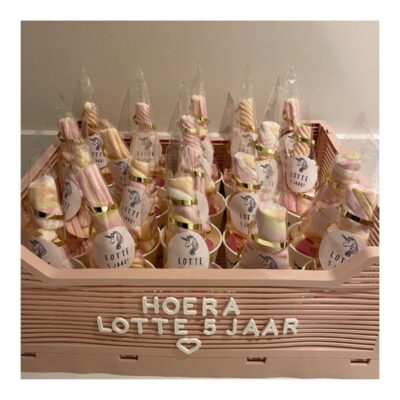 Traktatie unicorn/eenhoorn, leuk om te trakteren