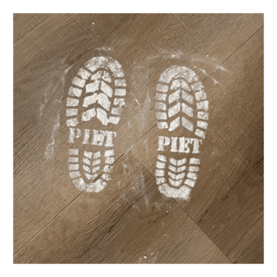 Houten mal voor het maken van een piet voetafdruk tijdens sinterklaas